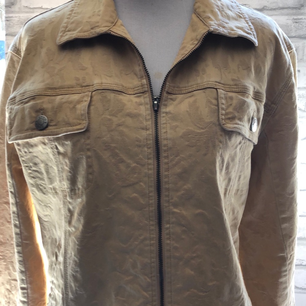 Chico’s cotton spandex zippered lightweight jacket pale gold size 1 pockets